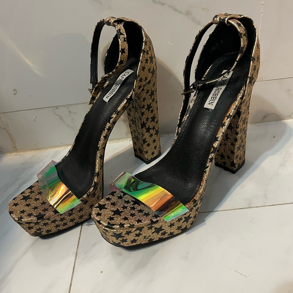 Cape Robbin Star Heels